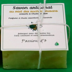 Savon 95 g  au Miel des Ruchers Mosans / "Passion d'O "